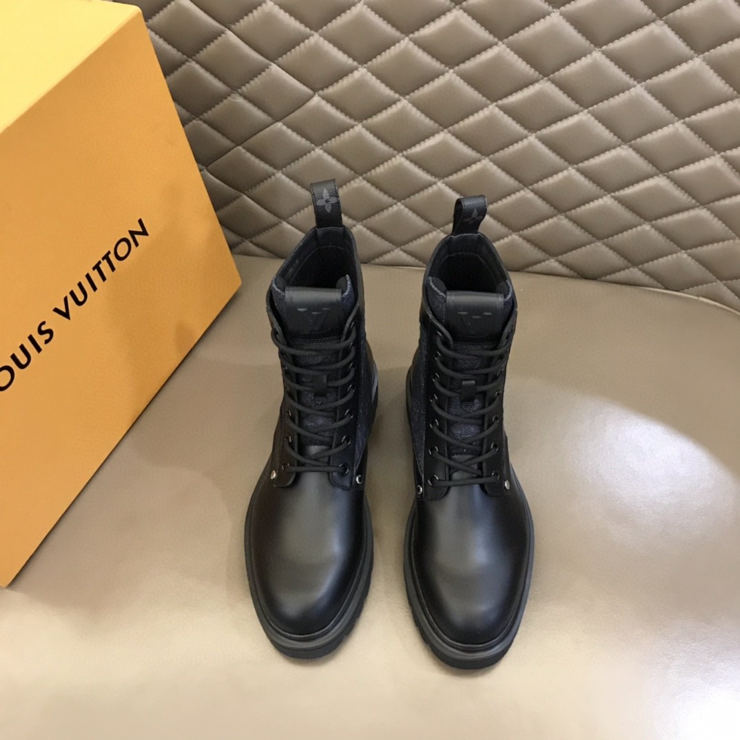 L0vis Vvtt0n LV Ranger Ankle Boots Monogram Flower Black For Men 1AANTF