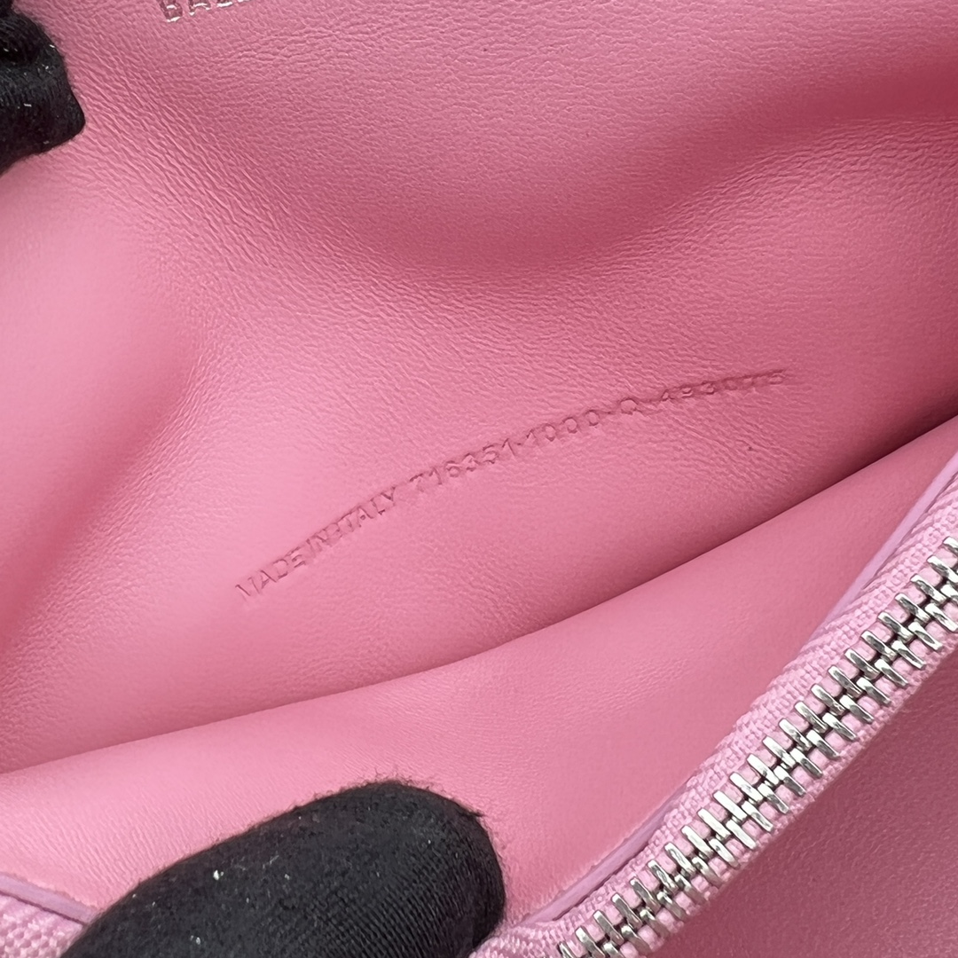 Ba1en*iaga Crush Small Chain Bag Black/Pink/Silver/White For Women‎ 9.8in/24.9cm 716351210J09001