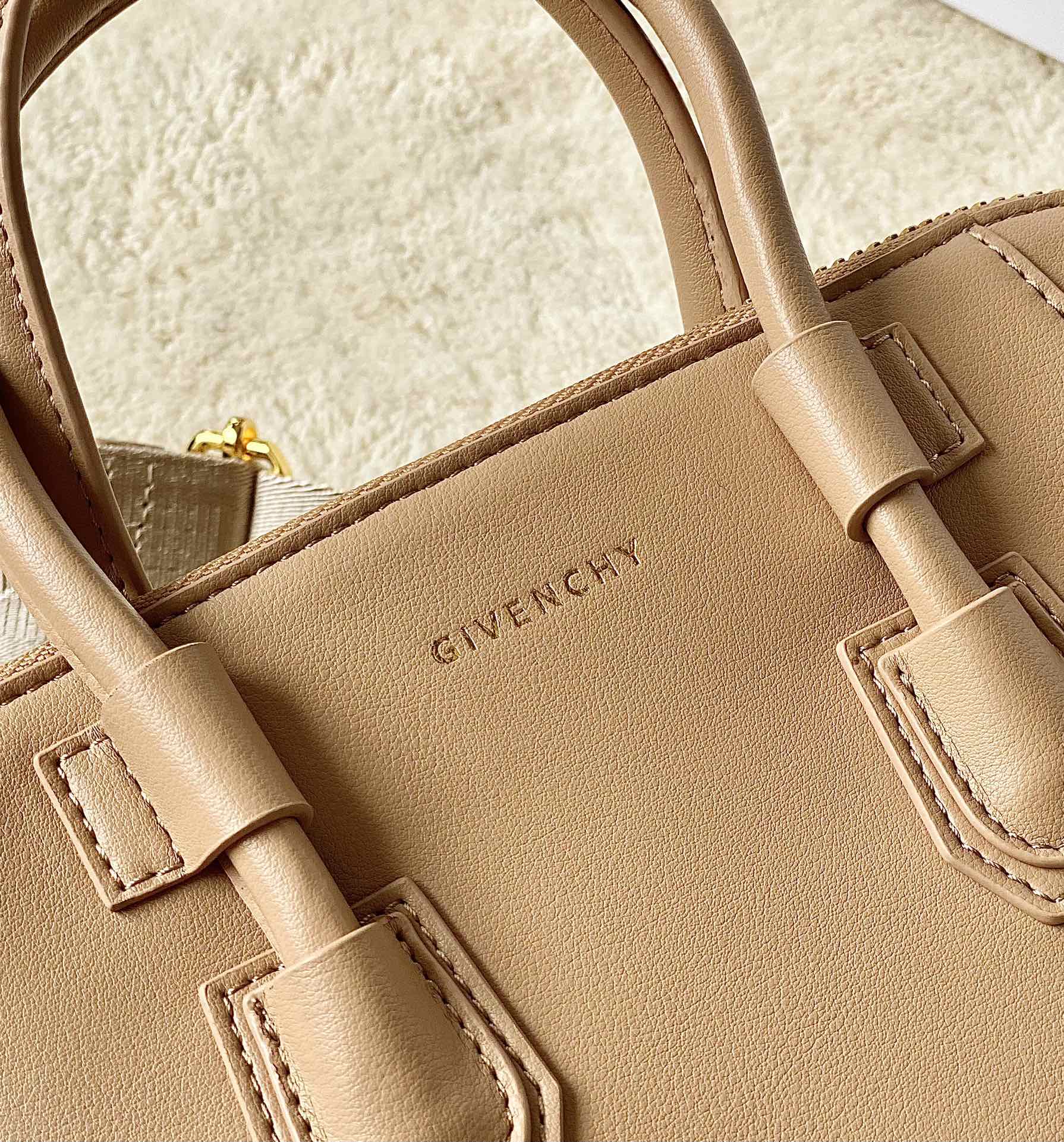 Givenchy Mini Antigona Sport Bag Brown/Black/Beige For Women‎ 8.7in/22cm BB50NVB1HT-001