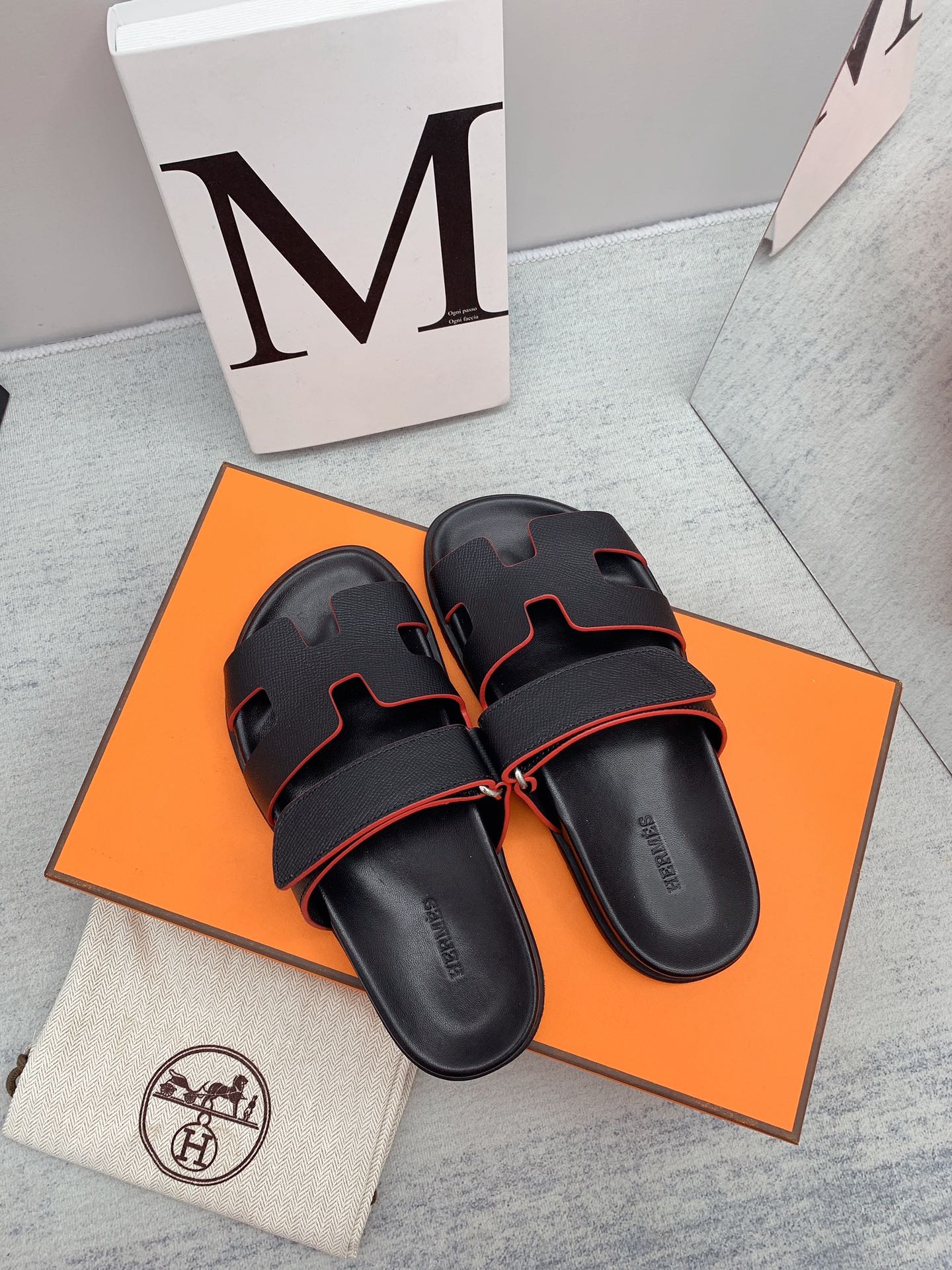 H**me5 Chypre Sandal Black For Men