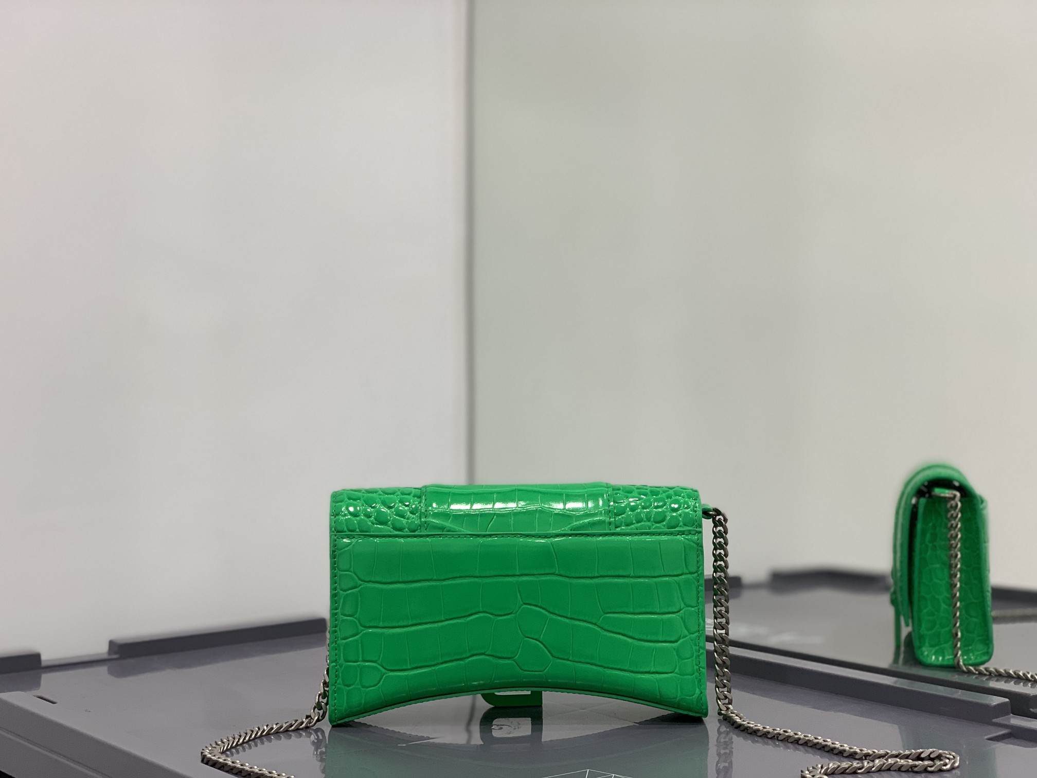 Ba1en*iaga Hourglass Wallet Silver/Grey/Gold/Green/Black For Women‎ 7.6in/19cm 6560502UDF71000