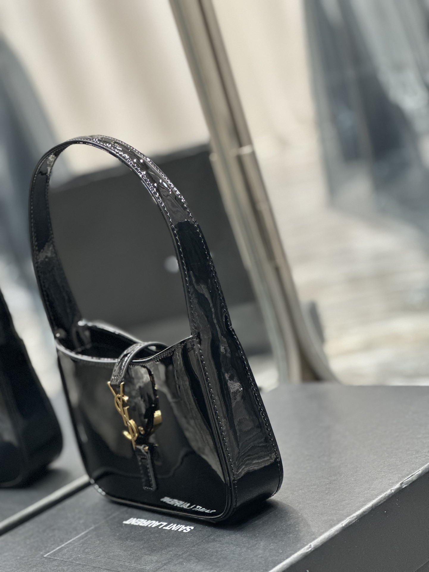 Sa1nt Lau*nt Le 5 A 7 Mini Black For Women‎ 7.5in/19cm 7103180UF0W1000