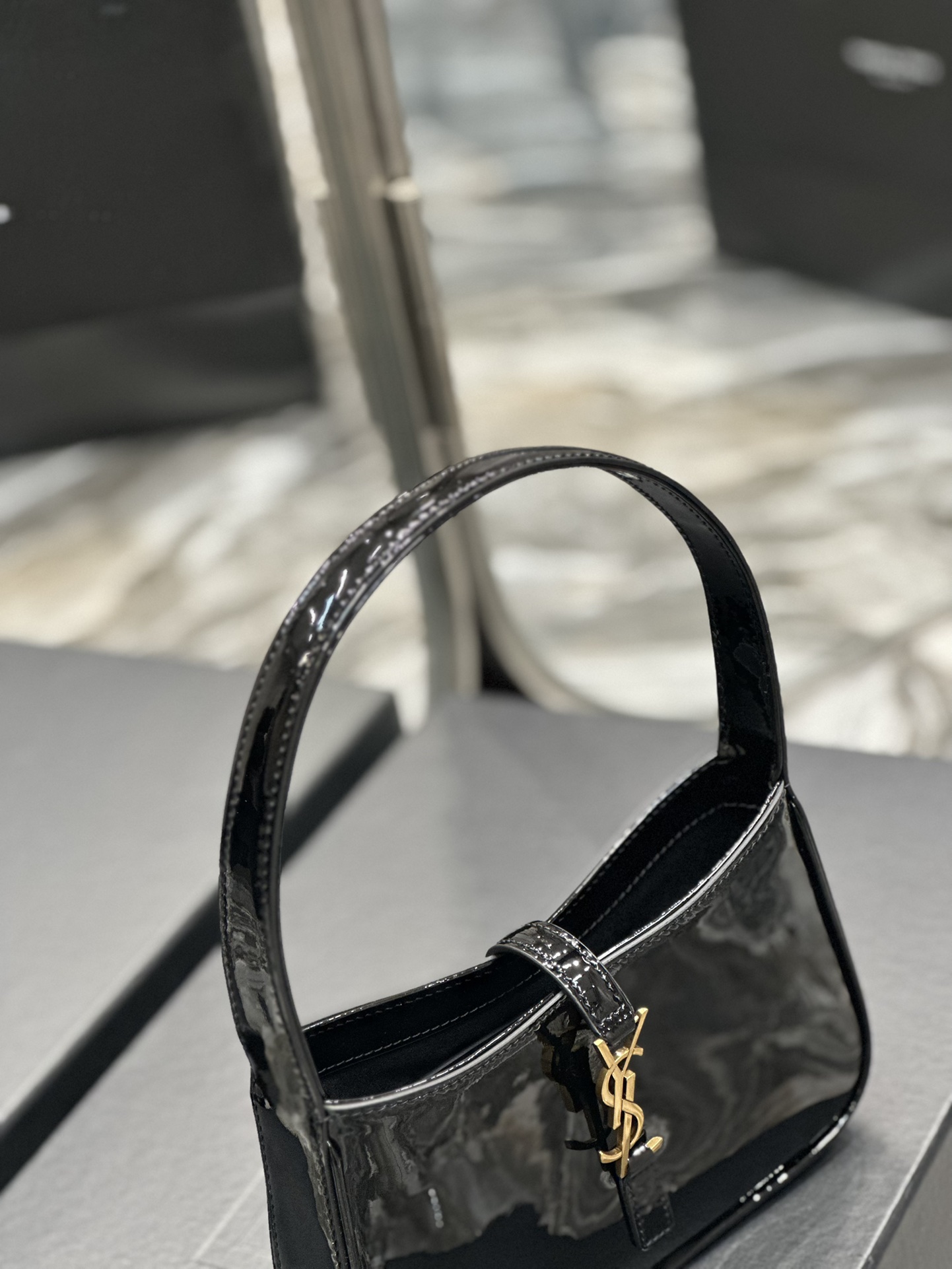 Sa1nt Lau*nt Le 5 A 7 Mini Black For Women‎ 7.5in/19cm 7103180UF0W1000
