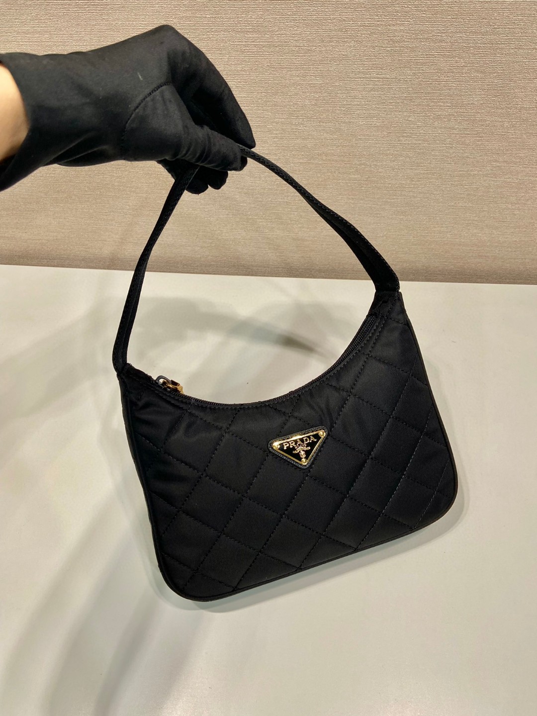 Pra*a Contenitore Maniglia Tessutu Quilted Shoulder Bag Black For Women 9.1 in / 23 cm