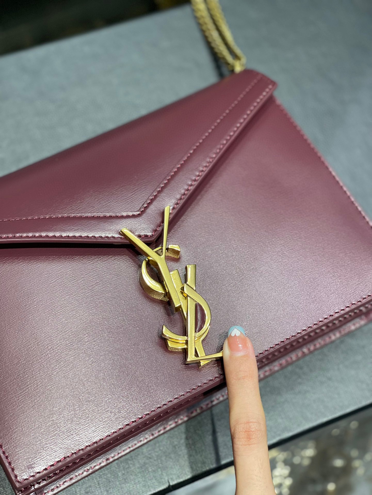Sa1nt Lau*nt Cassandra Medium Chain Bag Black/White/Red/Green/Burgundy For Women‎ 8.6in/22cm