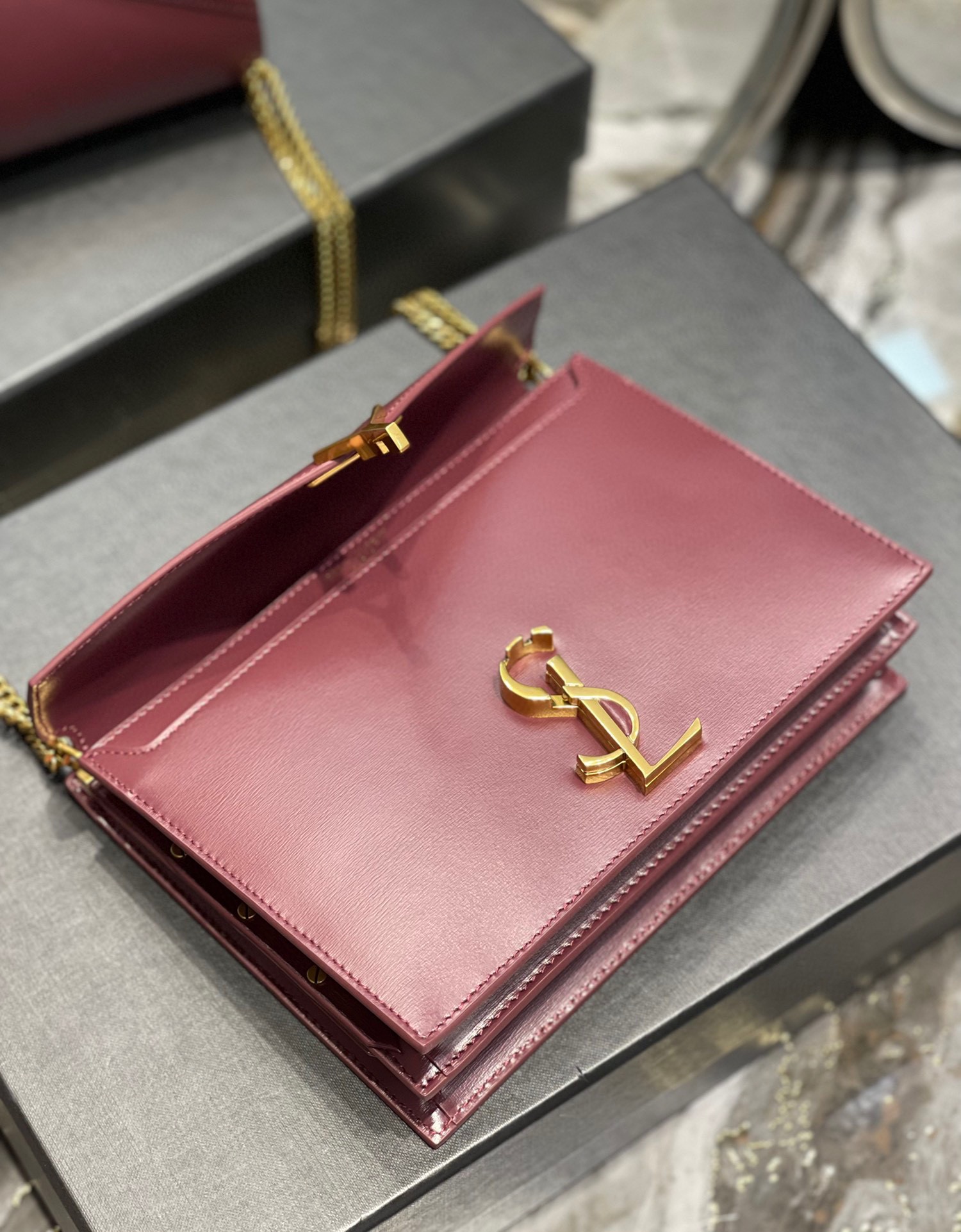 Sa1nt Lau*nt Cassandra Medium Chain Bag Black/White/Red/Green/Burgundy For Women‎ 8.6in/22cm