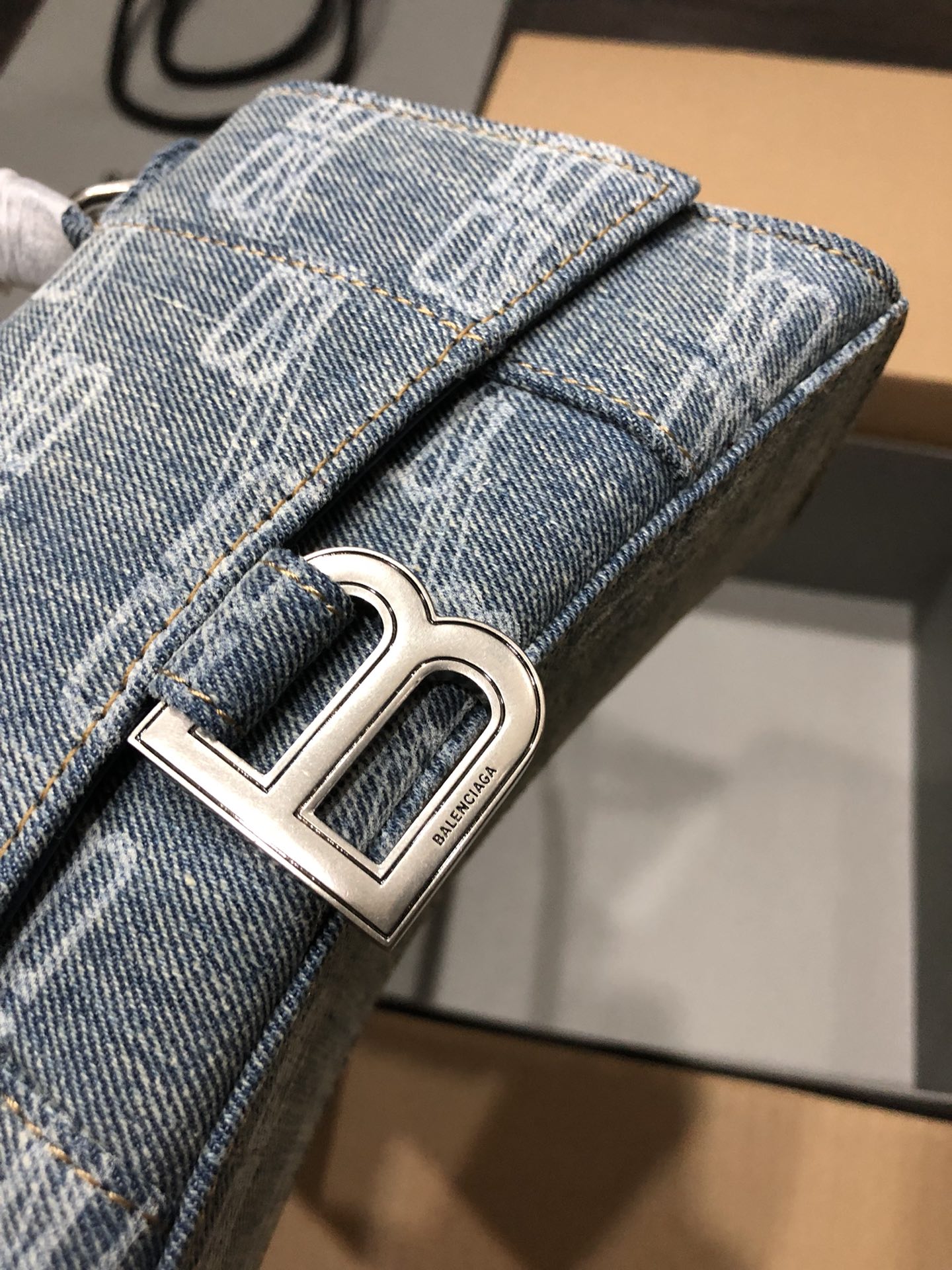 Ba1en*iaga Hourglass XS Handbag Bb Monogram Bleached Denim In Blue For Women 7in/19cm