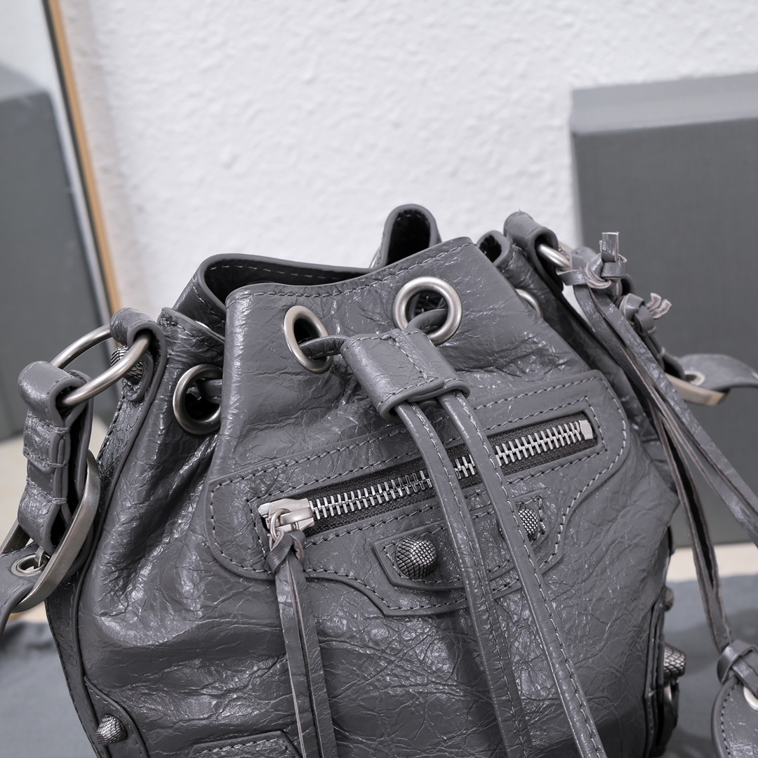 Ba1en*iaga Le Cagole Xs Bucket Bag White/Black/Light Black/Grey/Light Grey For Women 7.8in/20 cm 7024311VG9Y9104
