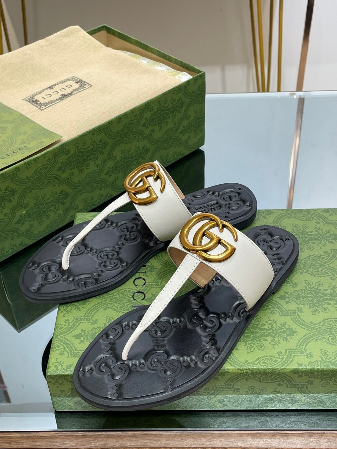 Gvc*1 Thong Sandal With Double G White For Women ‎