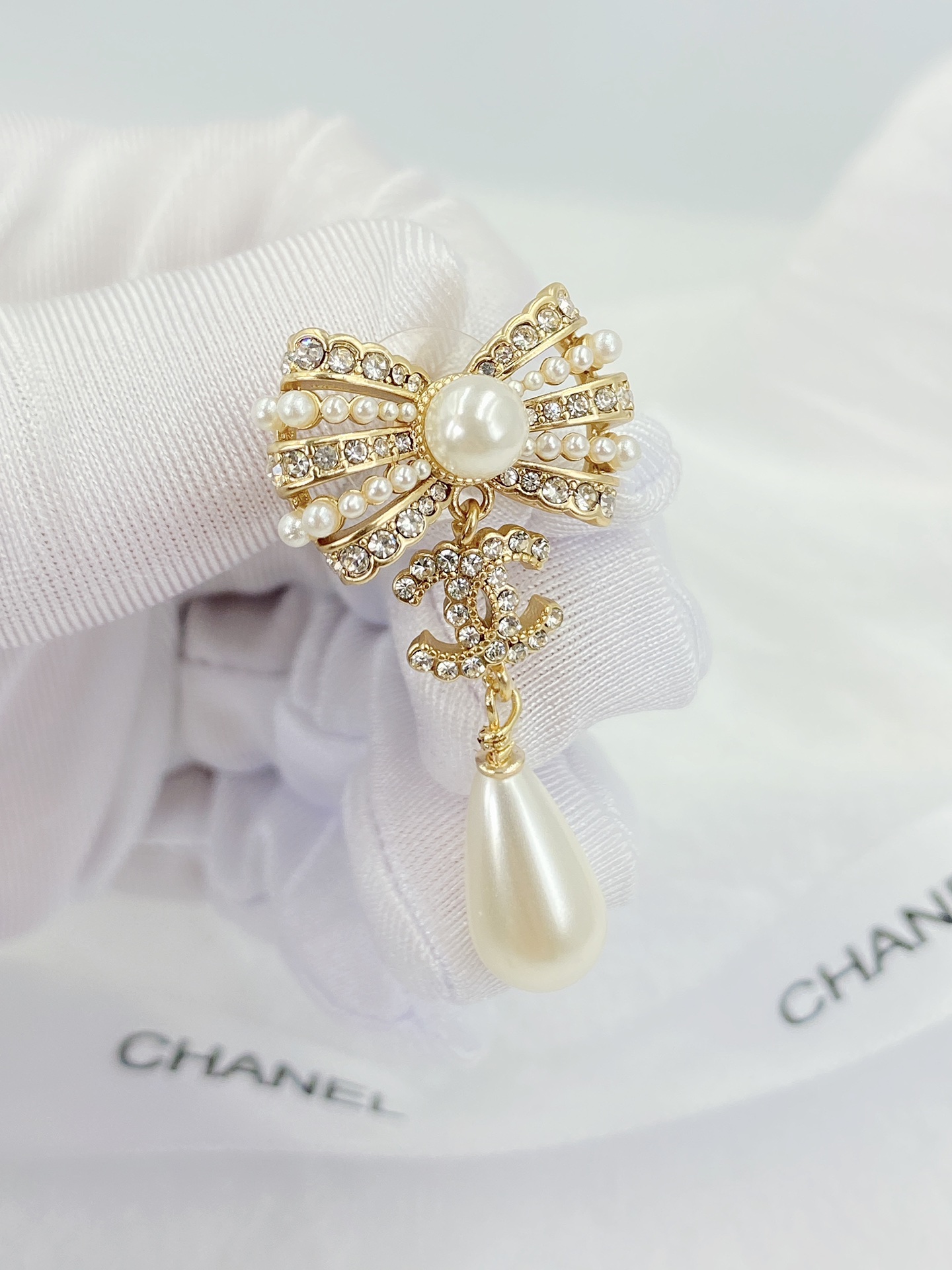 Ch**el Bowknot Peart Earrings Gold Tone For Women