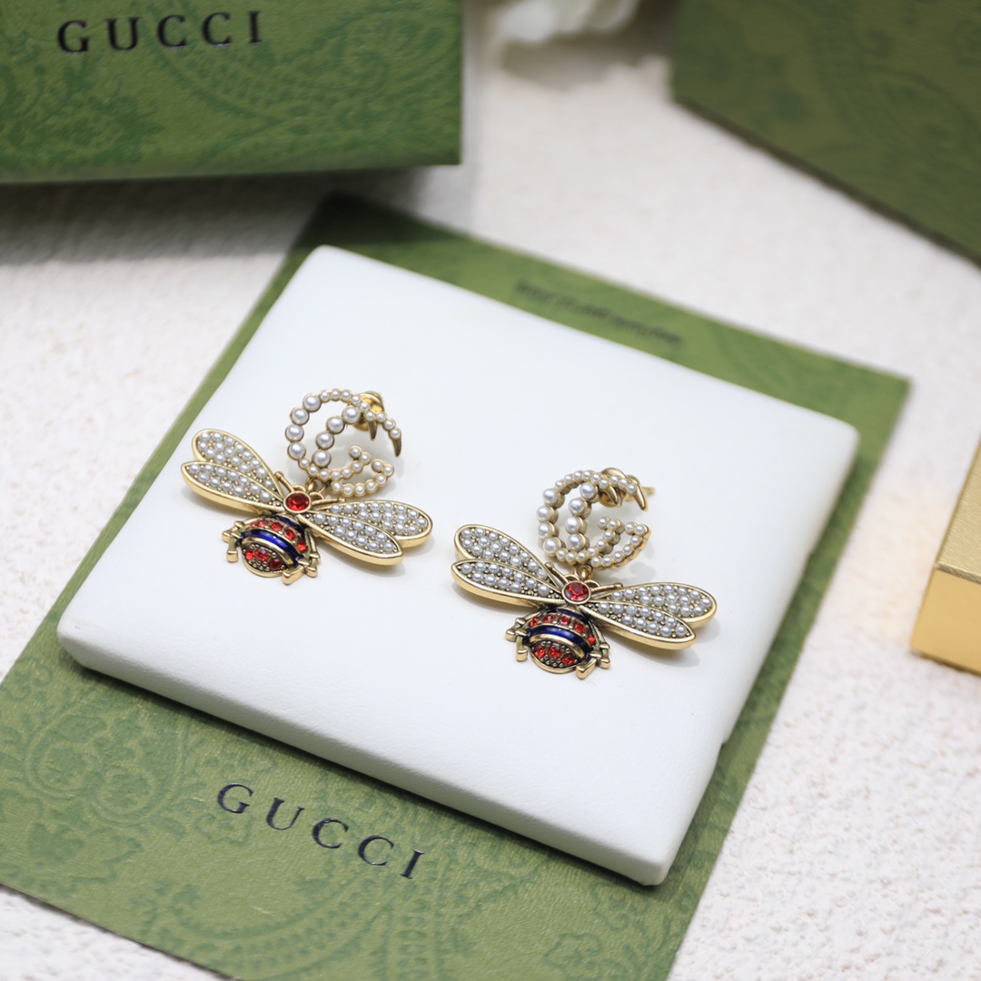 Gvc*1 Interlocking And Bee Pearl Earrings Gold Tone For Women