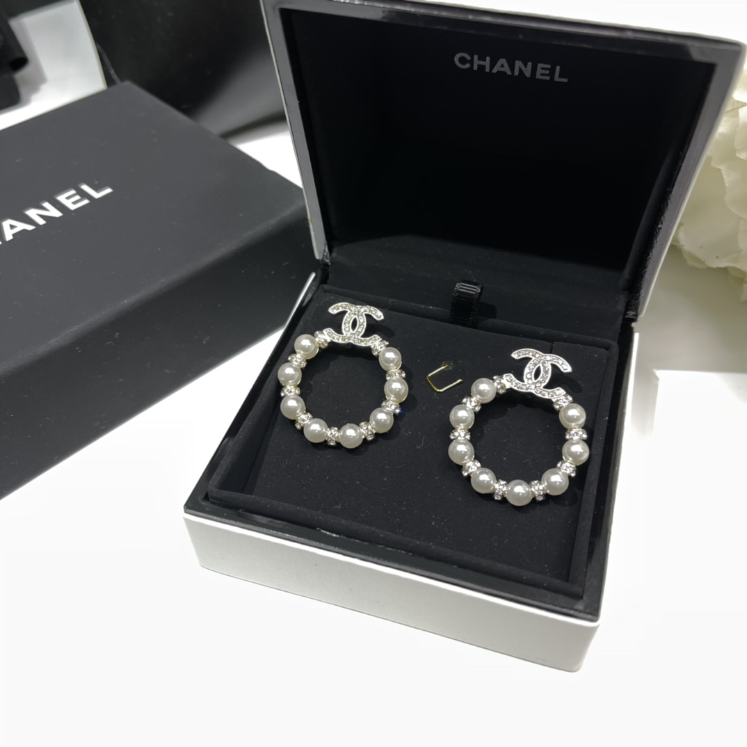 Ch**el Mini Pearl Border Circle Frame Earrings Gold Tone For Women