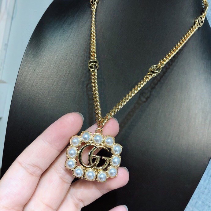 Gvc*1 Mini Pearl Border Frame Pendant Necklace Gold Tone For Women