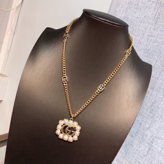 Gvc*1 Mini Pearl Border Frame Pendant Necklace Gold Tone For Women