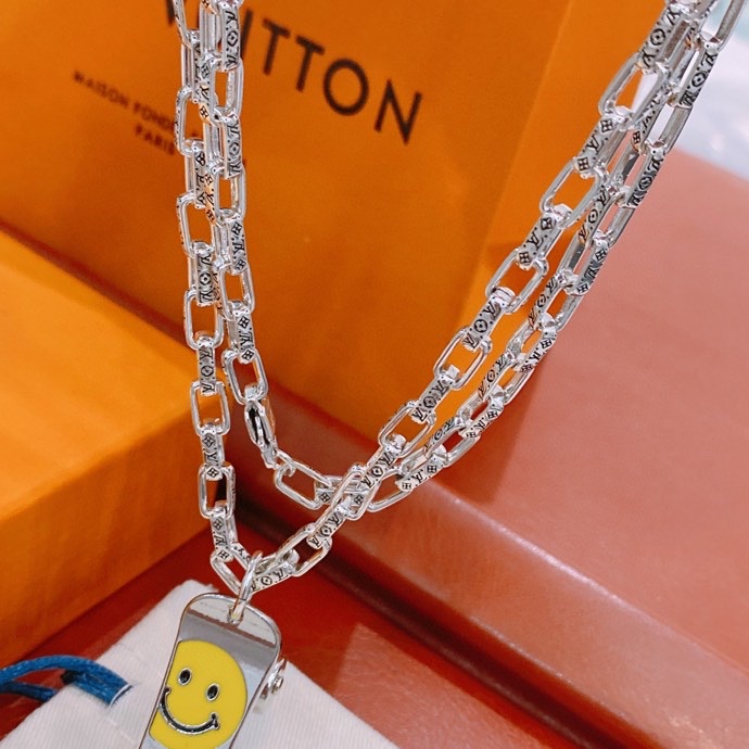L0vis Vvtt0n Skateboard Necklace Silver For Women