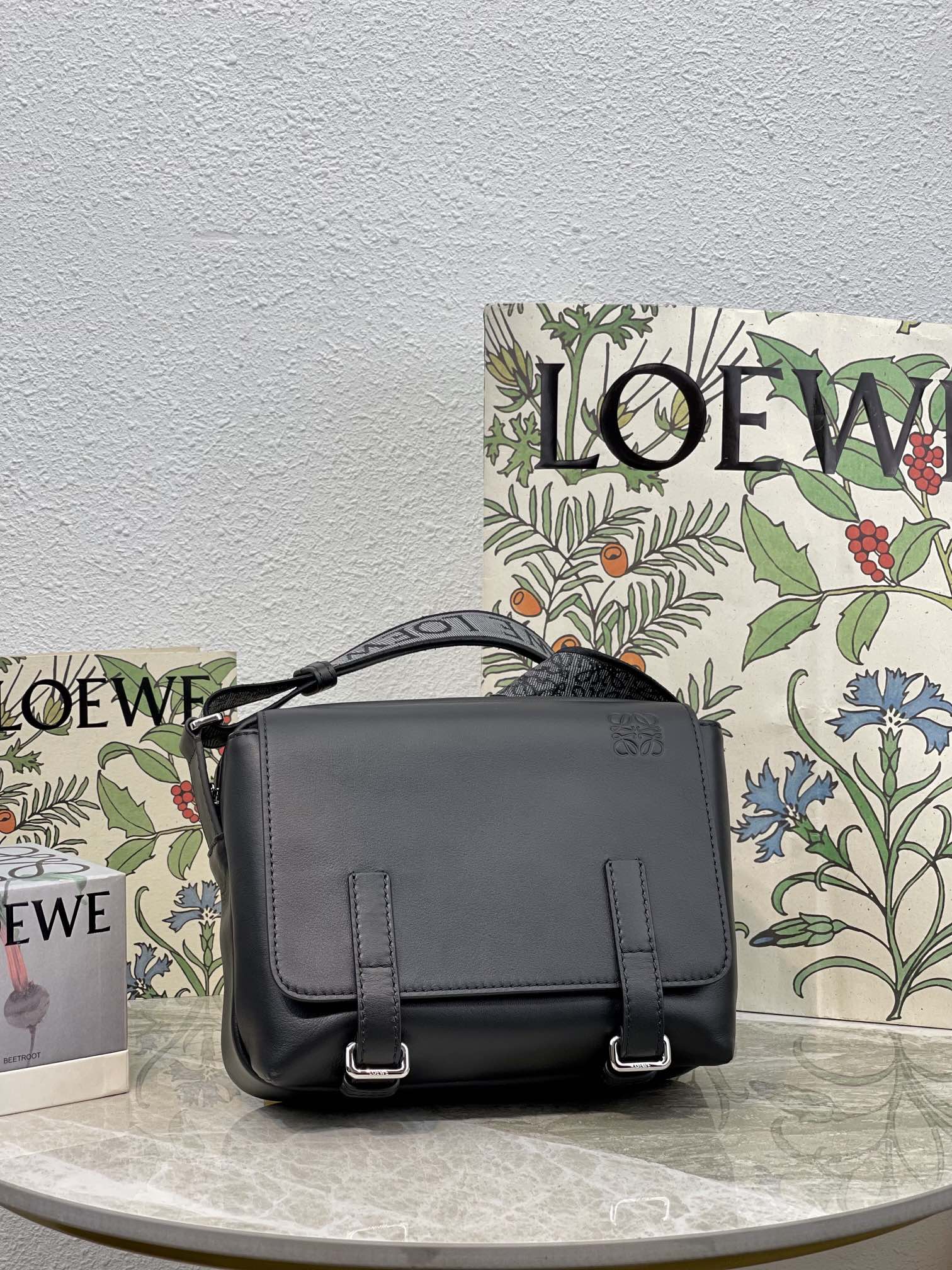 L0ew* XS Military Messenger Bag Black/Green/Navy Blue For Women 9.1in / 23cm B553A72X22