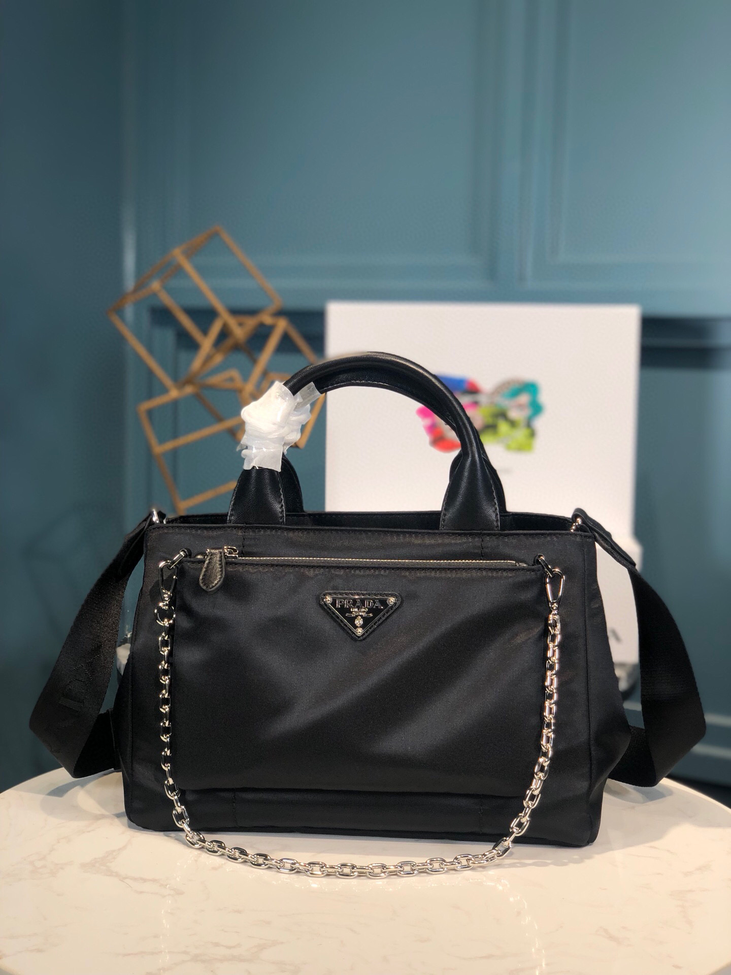 Pra*a Zip Pocket Chain Tote Bag Tessuto In Black For Women 11in/ 28cm