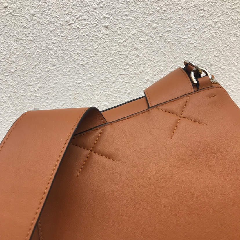 L0ew* Goya Backpack Black/Beige/Brown For Women 16.1in / 41cm