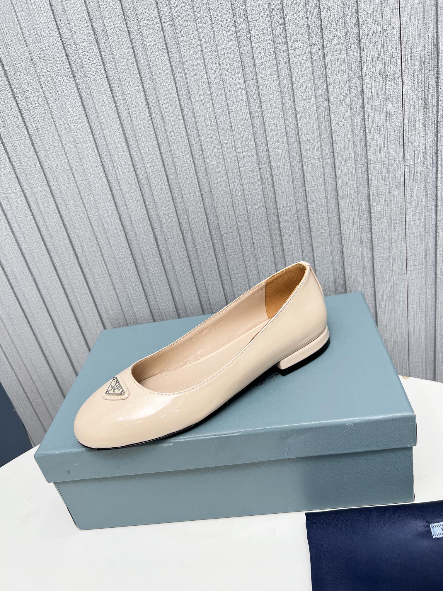 Pra*a Patent Ballerinas Pink For Women