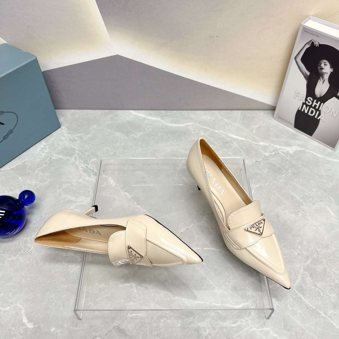 Pra*a Patent Pumps Cream For Women