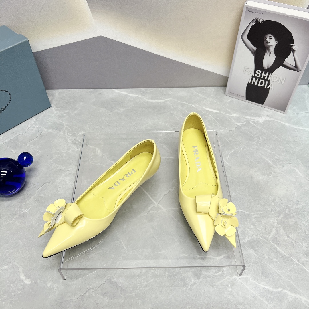 Pra*a Patent Pumps Yellow For Women