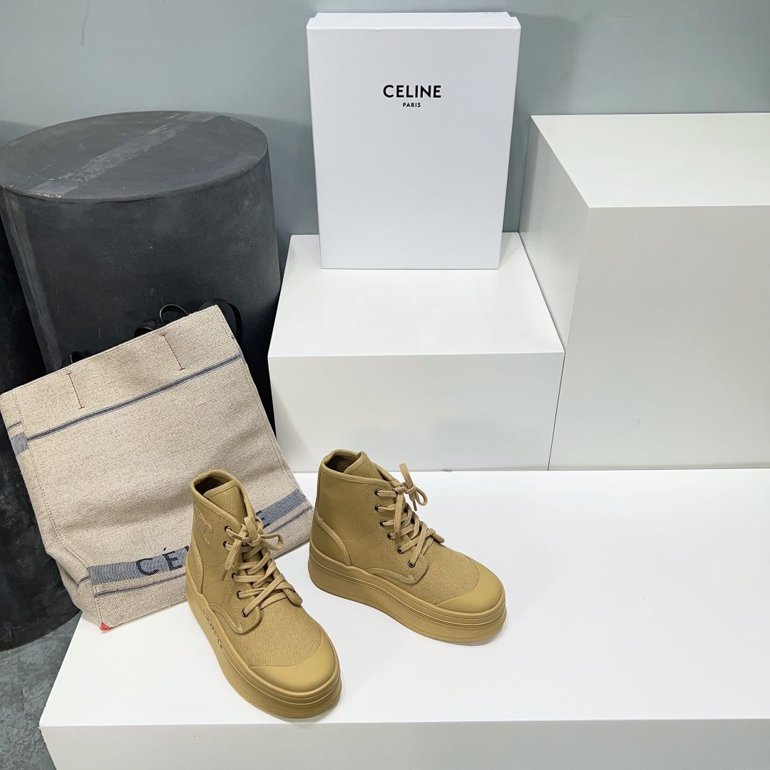 Ce1i*e Block With Triomphe Patch In Canvas Beige For Women
