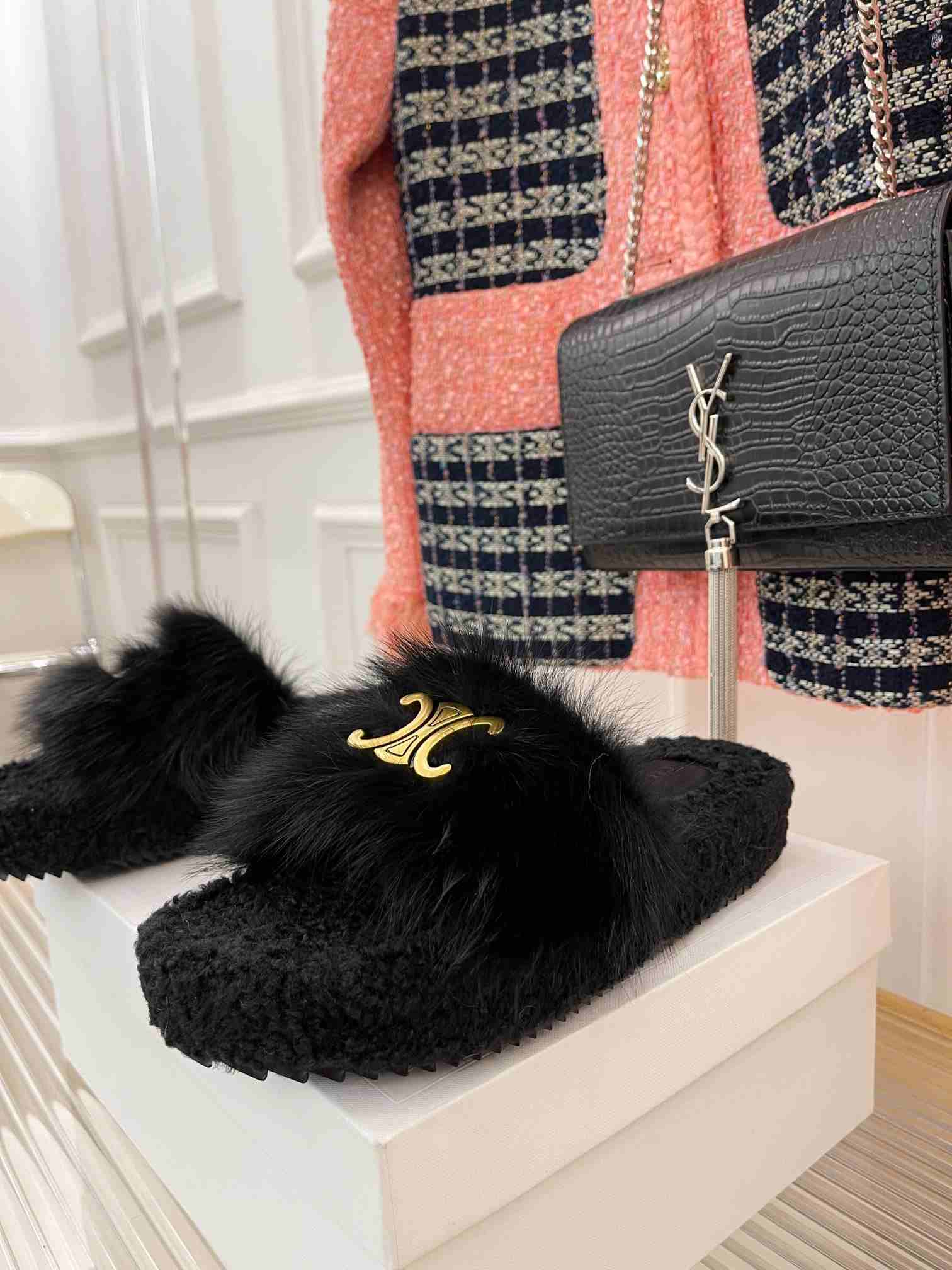 Ce1i*e Clea Triomphe Slide With Fur Black For Women