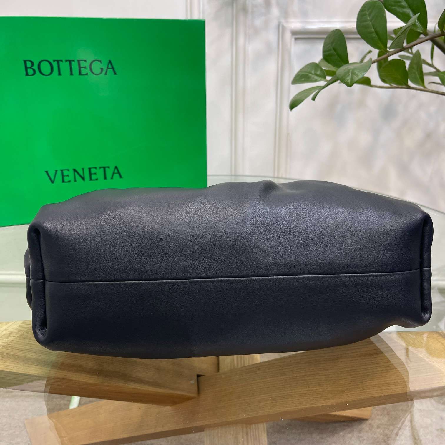 B0tt*ga Ven*ta Pouch Teak Black For Women 12.2in/31cm 690238V1BW0_8425