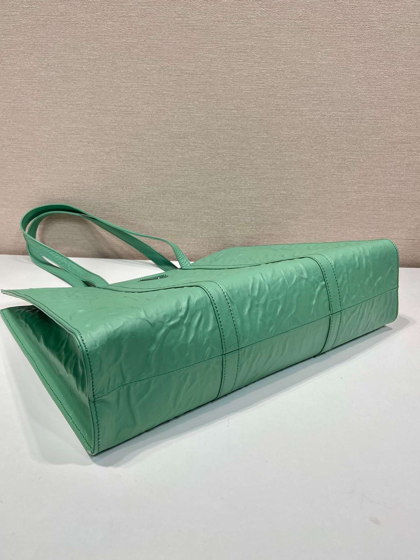 Pra*a Large Antique Nappa Tote Grey/Green For Women 15.3in/39cm 1BG460_UVL_F0480_V_OOO