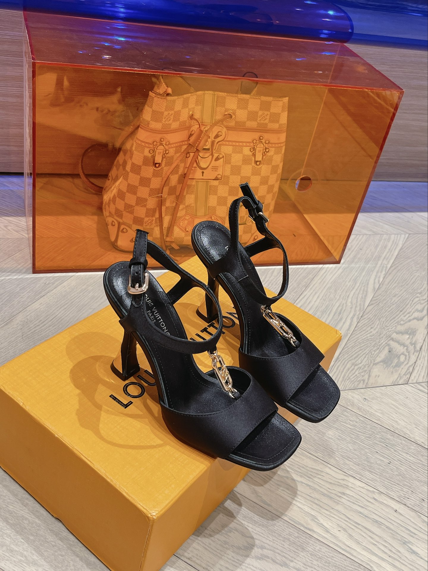 L0vis Vvtt0n Sparkle Sandal Black For Women 9.5 cm / 3.7-inch