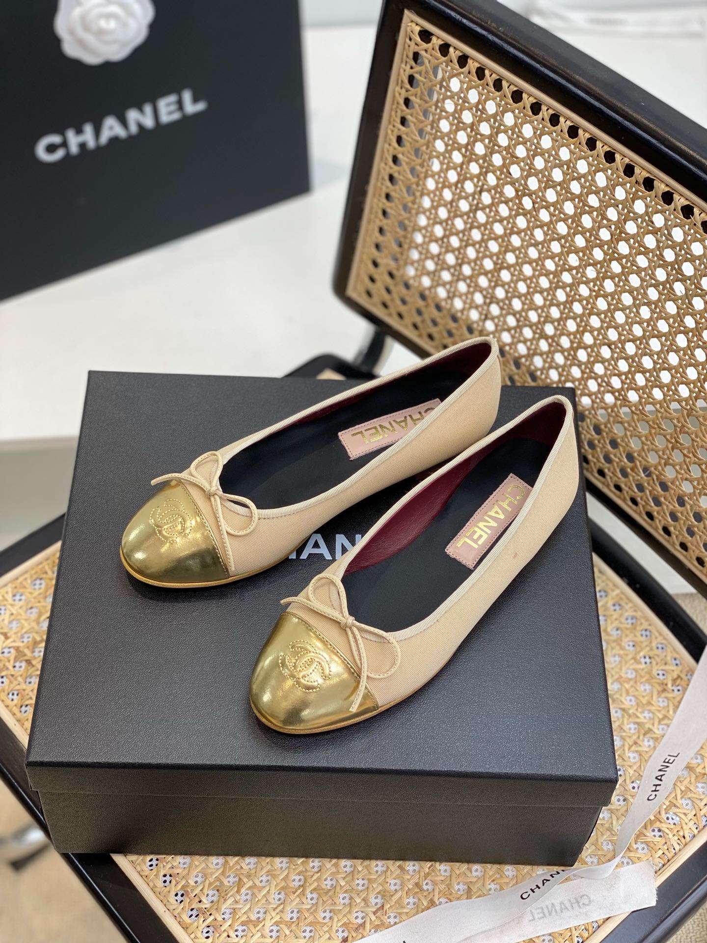 Ch**el Ballet Flats Gold For Women