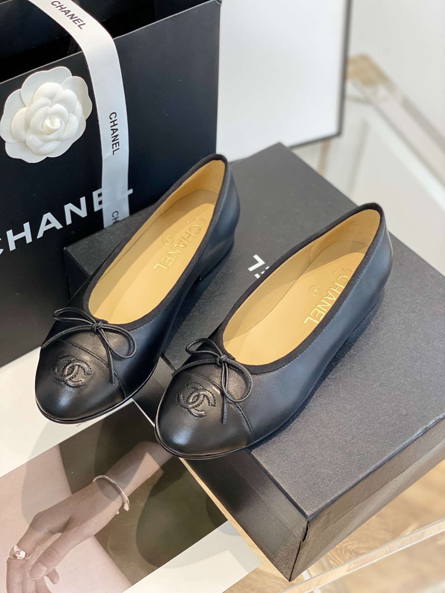 Ch**el Ballet Flats Black For Women