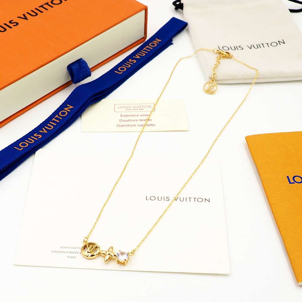 L0vis Vvtt0n LV Circle Logo Necklace Gold For Women