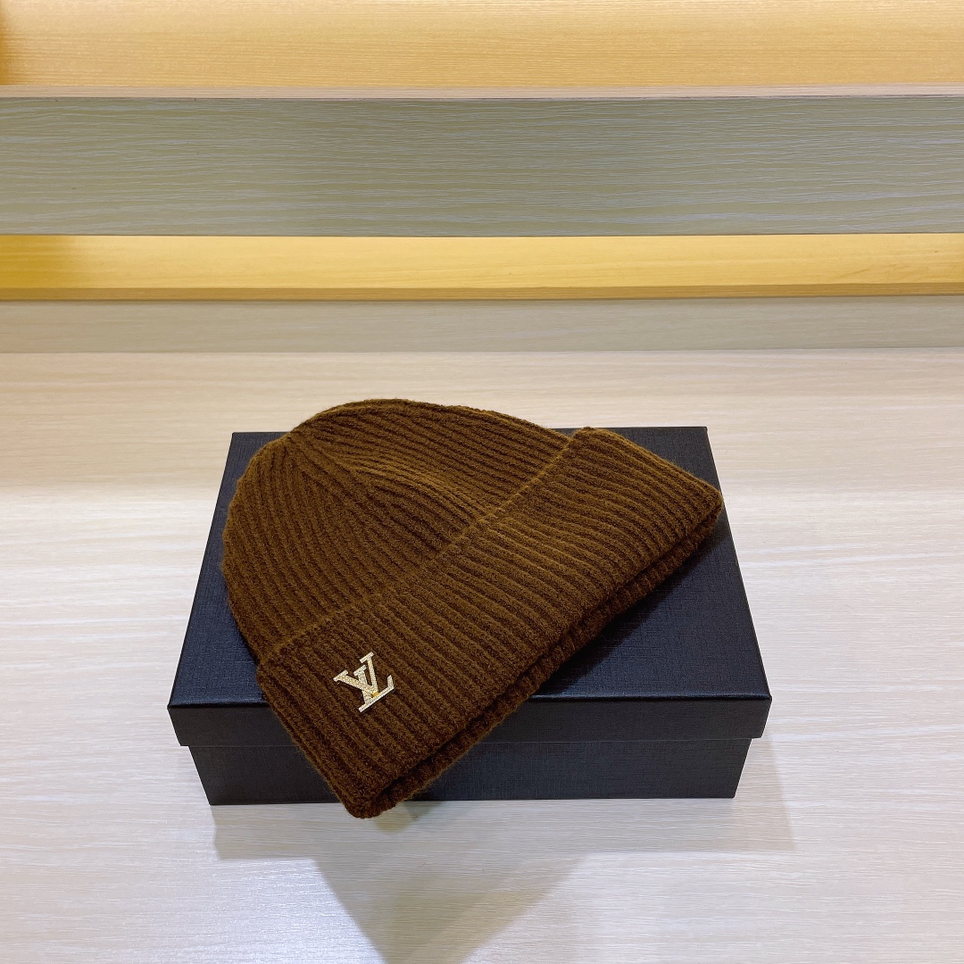 L0vis Vvtt0n Ahead Beanie Brown For Women