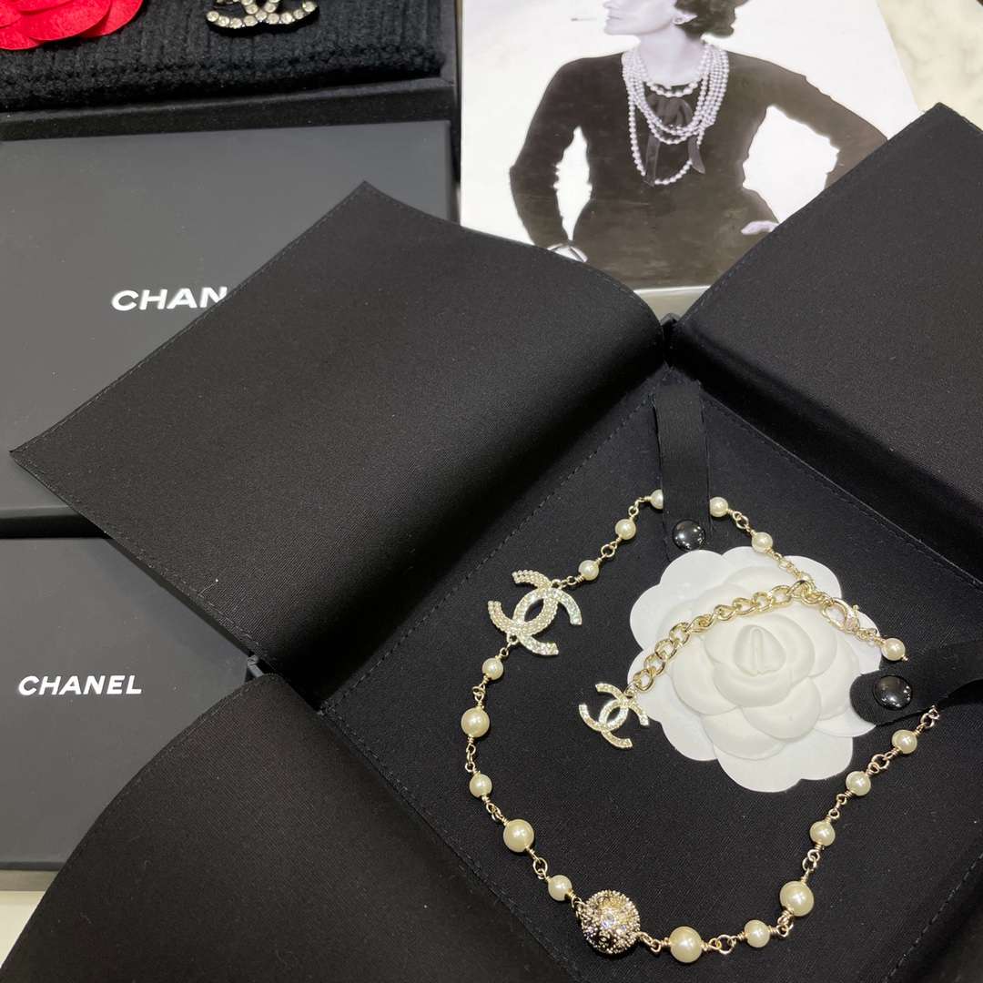 Ch**el Round Crystal Pearl Necklace Gold For Women