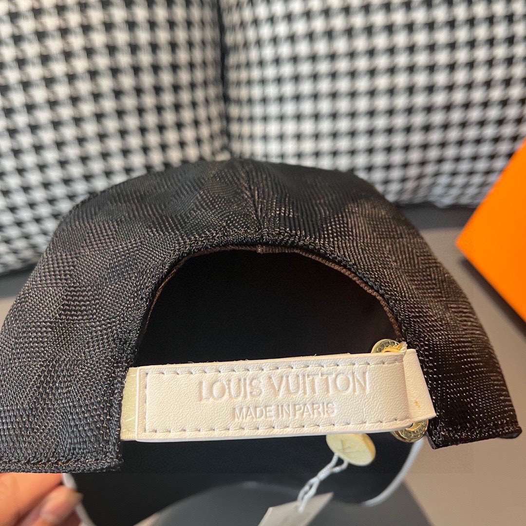 L0vis Vvtt0n Epi Monogram Cap Black For Men