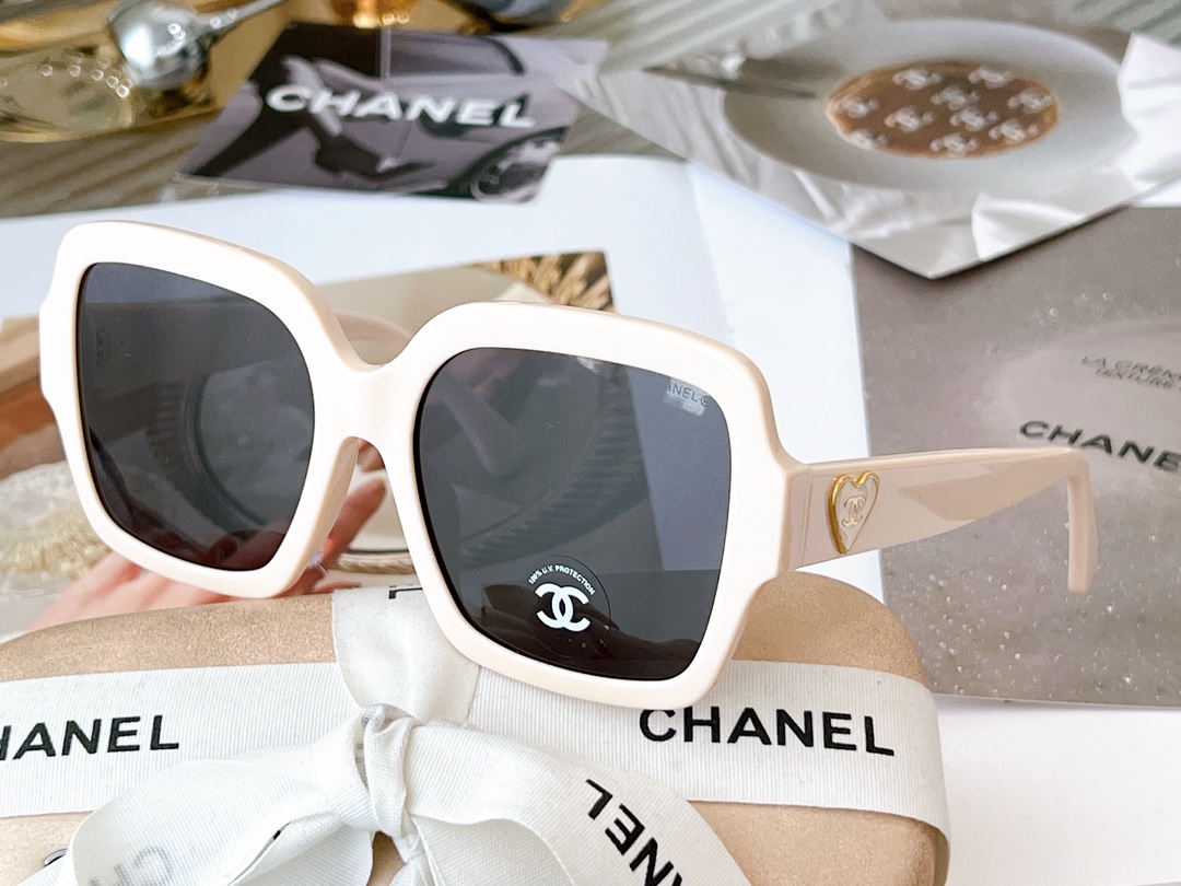 Ch**el Sunglasses Pearls Gold CC Logo Light Pink For Women
