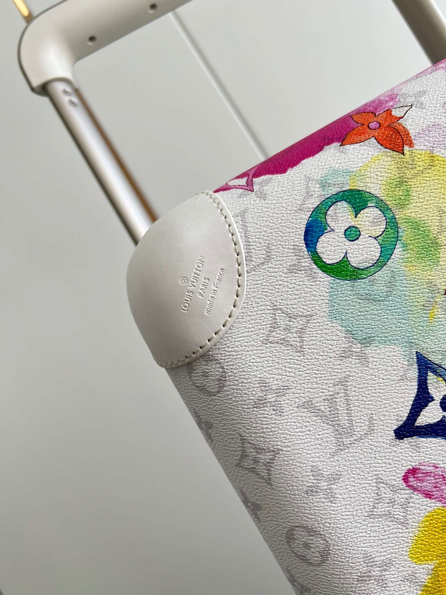 L0vis Vvtt0n Horizon 55 Flower White 21.7in/55cm