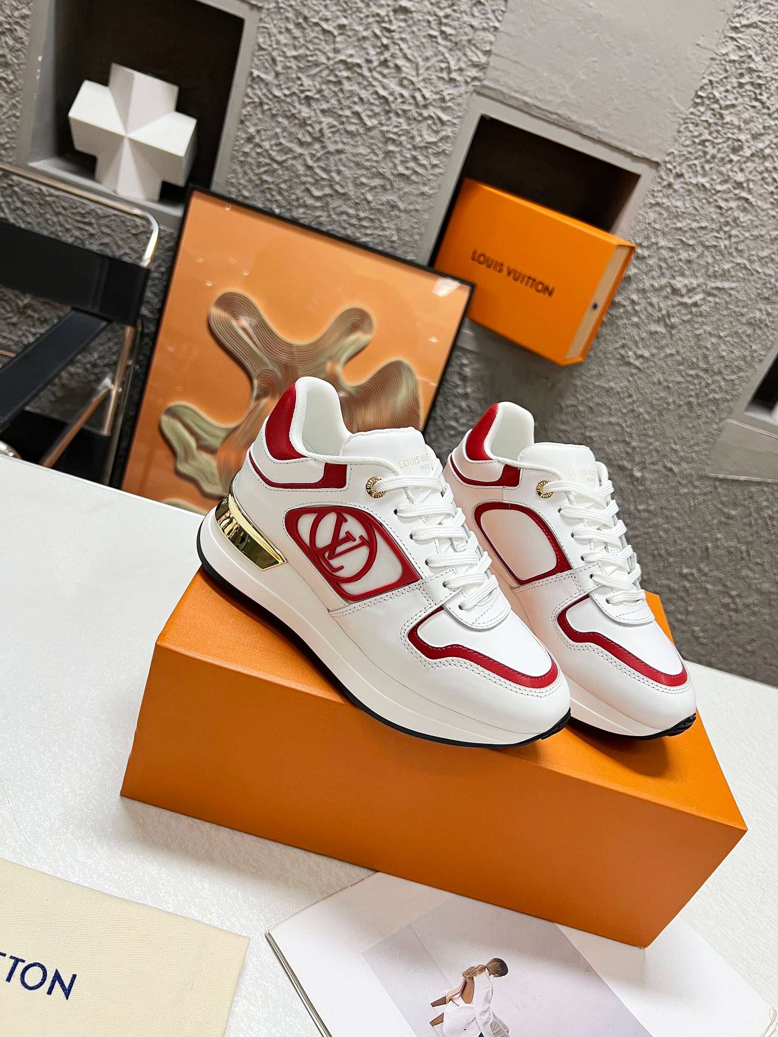 L0vis Vvtt0n Neo Run Away Sneaker White For Women