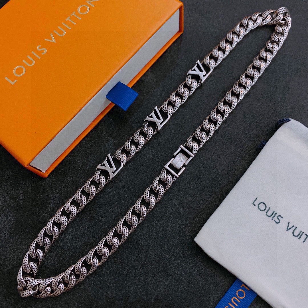 L0vis Vvtt0n Necklace Silver For Women