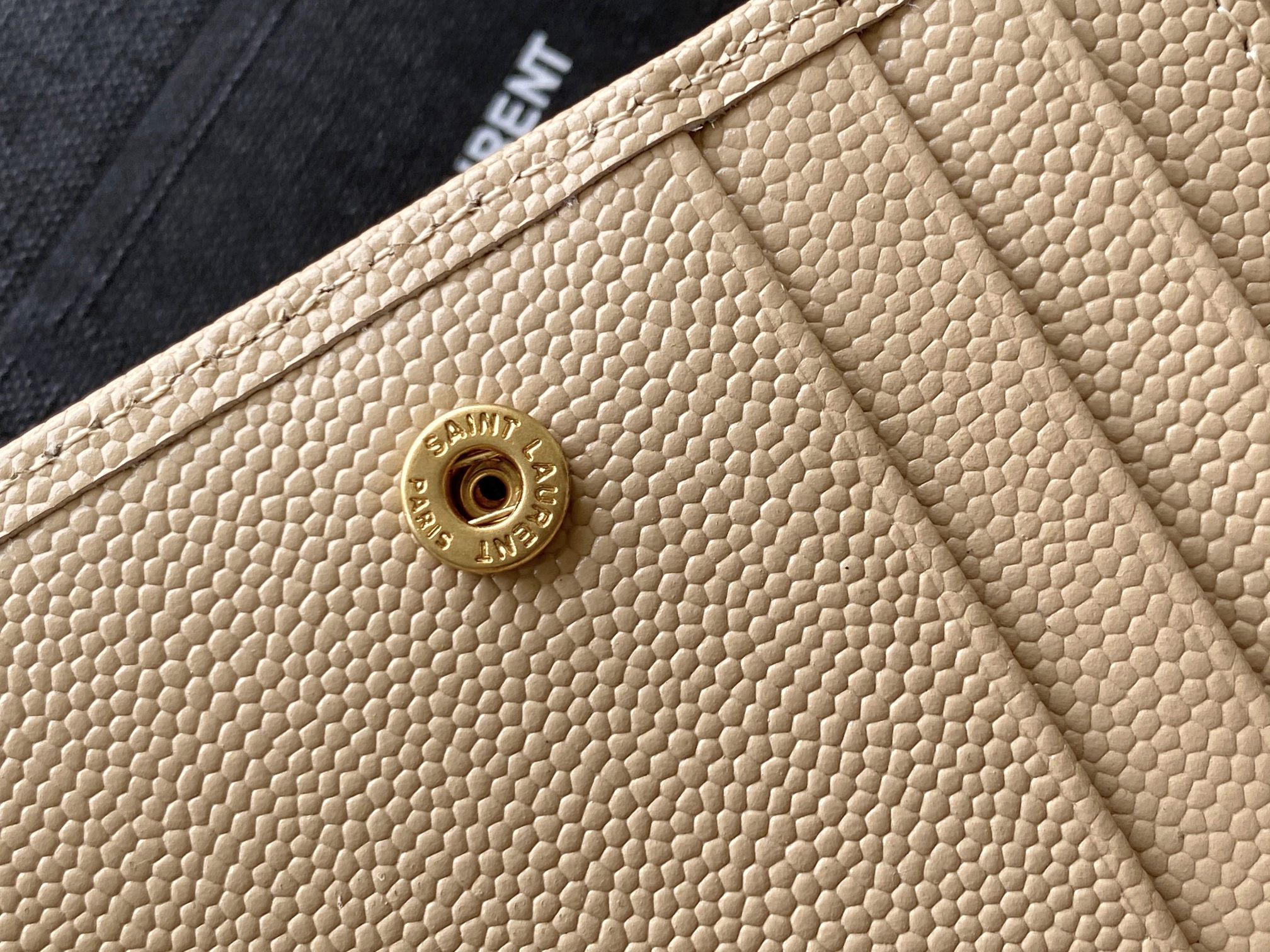 Sa1nt Lau*nt Cassandre Matelaseé Compact Zip Around Wallet Dark Beige For Women 4.7in/12cm 668288BOW012721 Y51