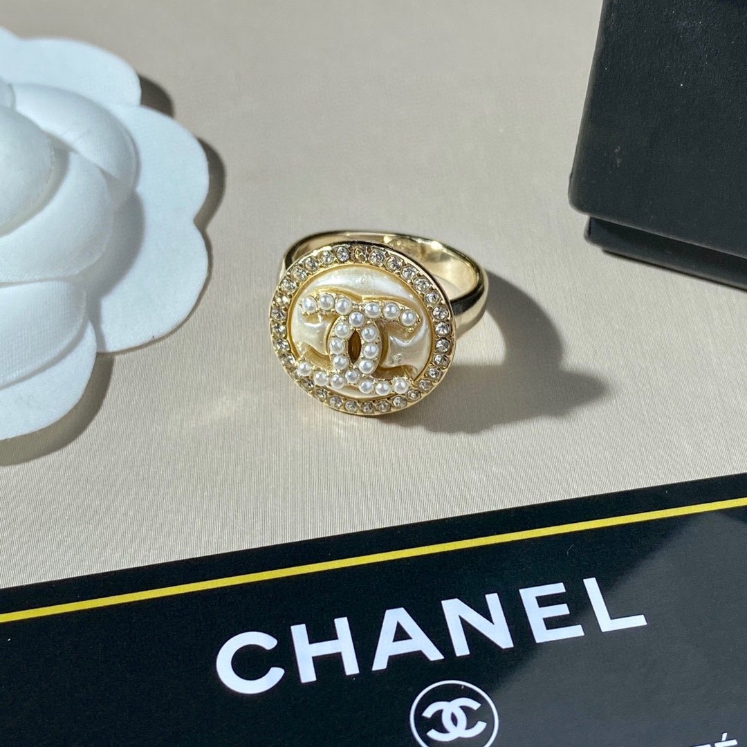 Ch**el Ring