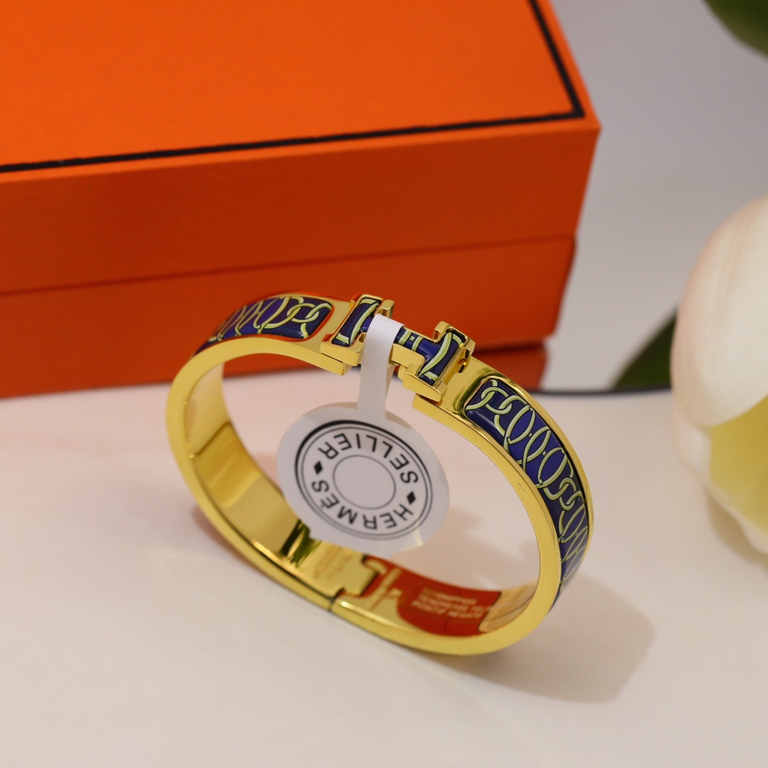 H**me5 Bracelet