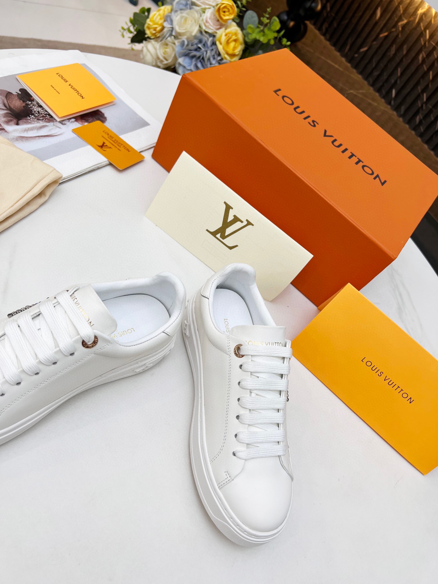 L0vis Vvtt0n Women’s Time Out Sneaker Sliver For Women LV 1A9Q2G