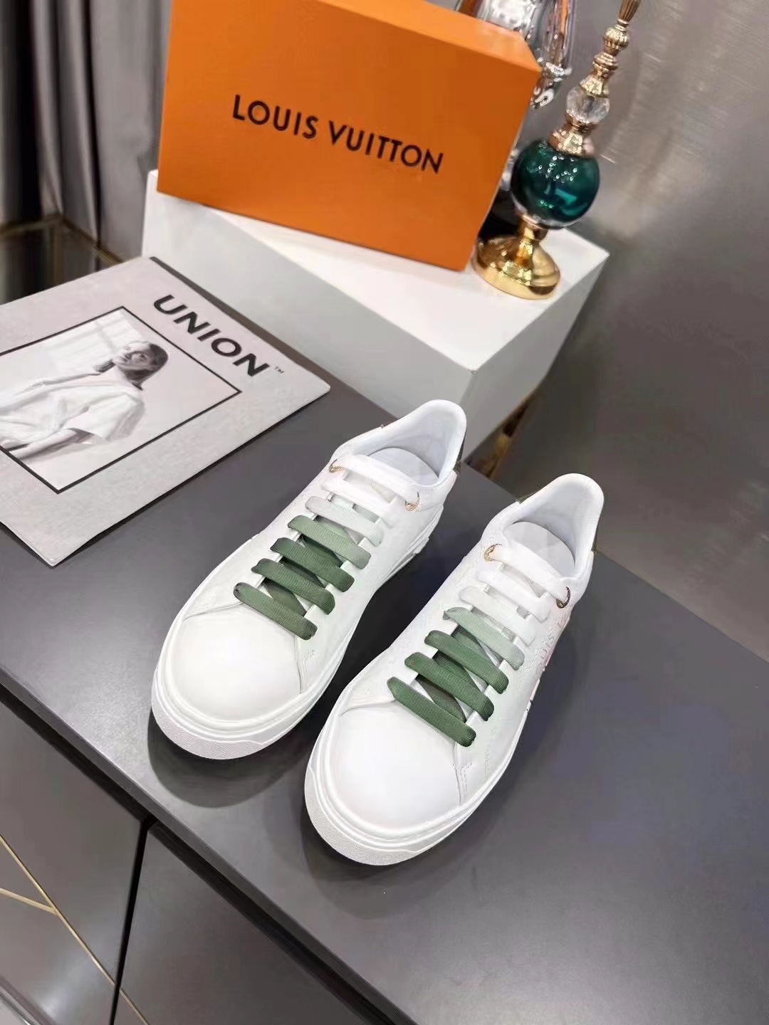L0vis Vvtt0n Women’s Time Out Sneaker Khaki Green For Women LV 1AA1C3