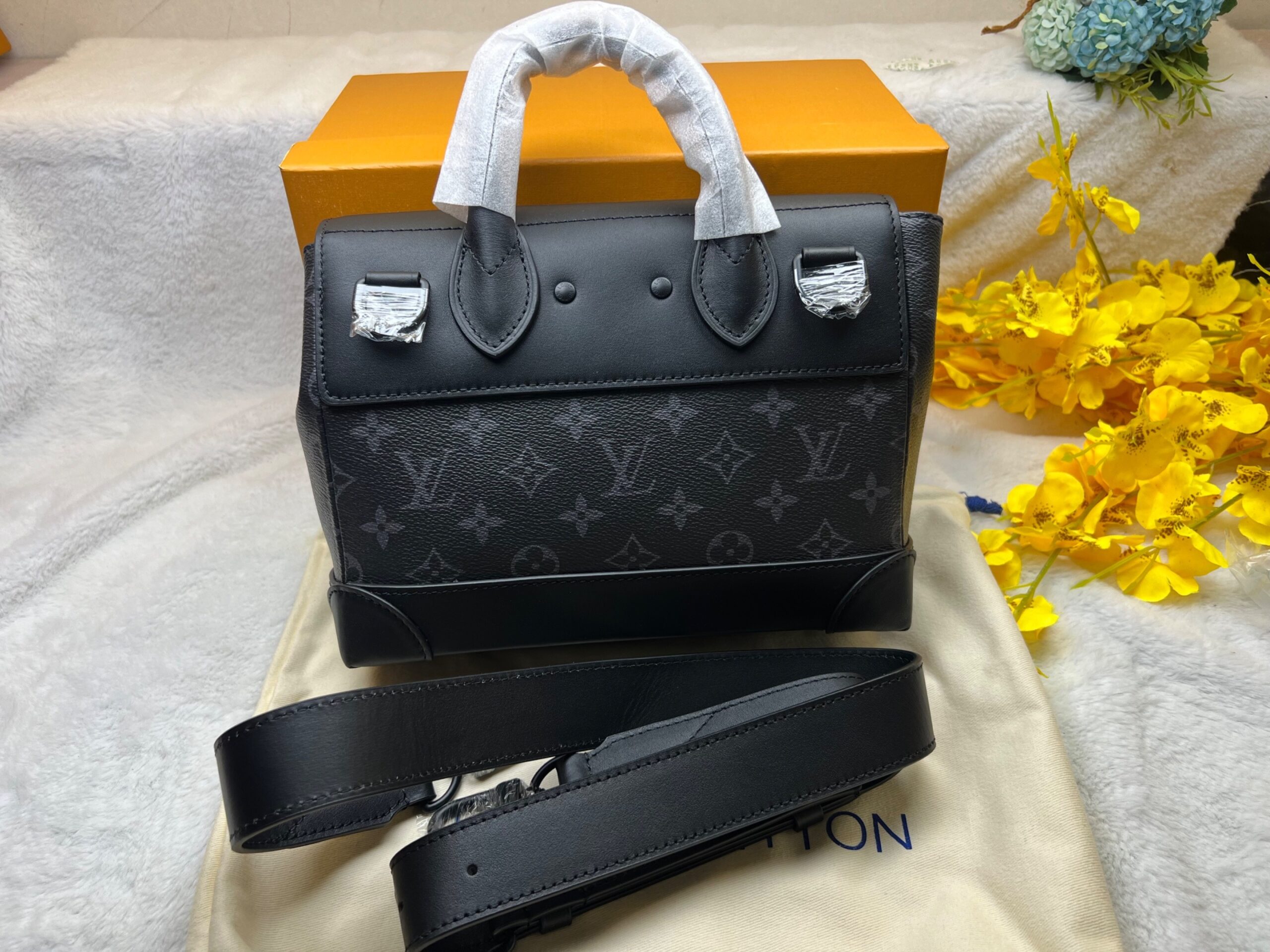 [True-to-ORIGINAL] L0vis Vvtt0n Steamer PM Black For Men 9.8in/25cm – M46953
