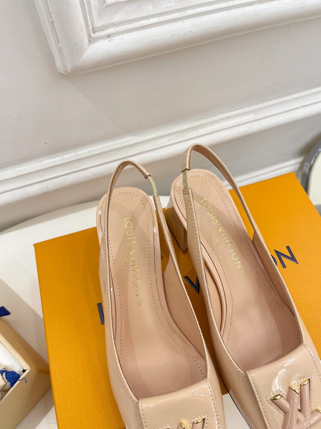 L0vis Vvtt0n Shake Slingback Pump Beige For Women