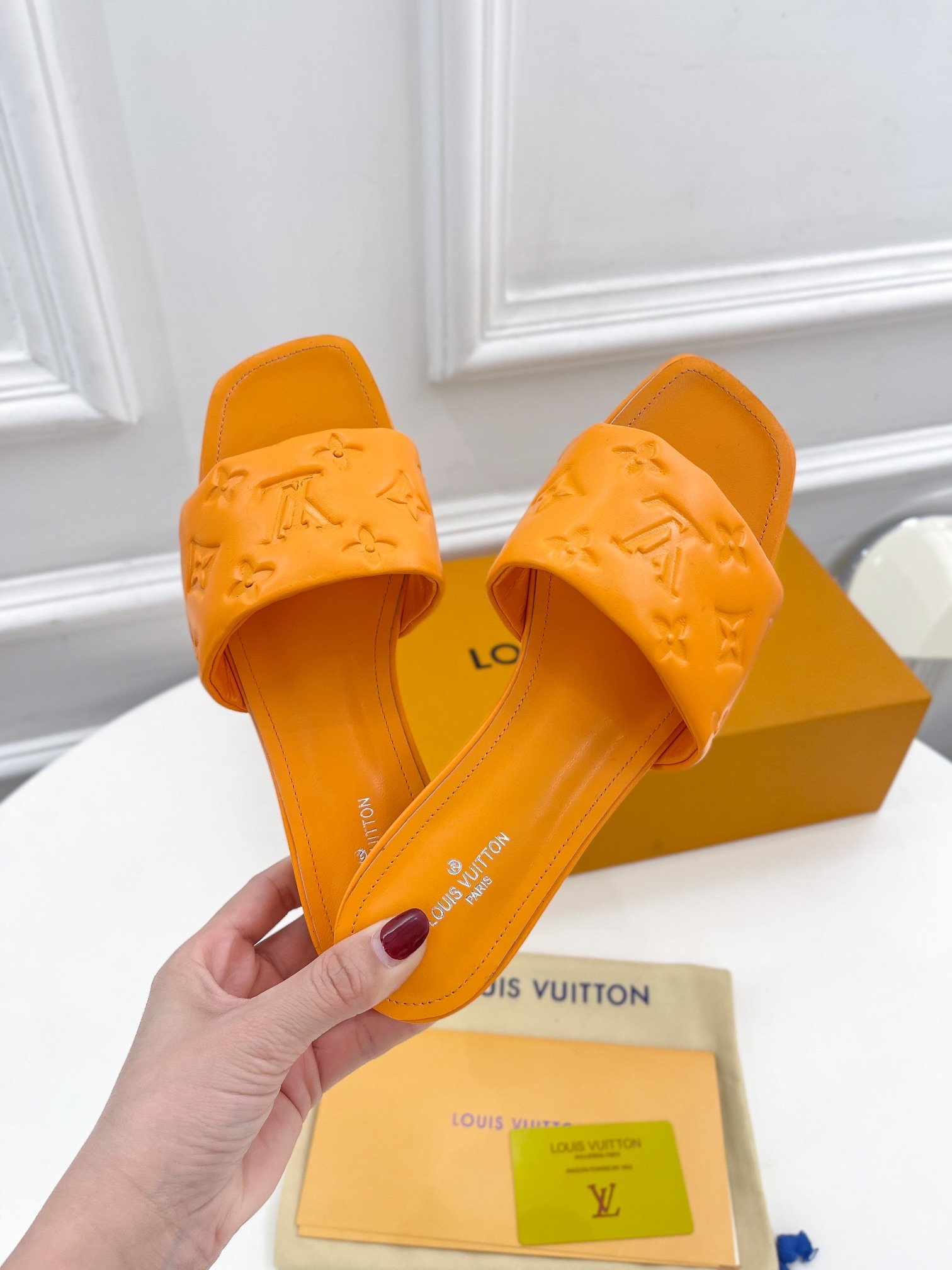 L0vis Vvtt0n Women’s Revival Flat Mule Orange For Women LV