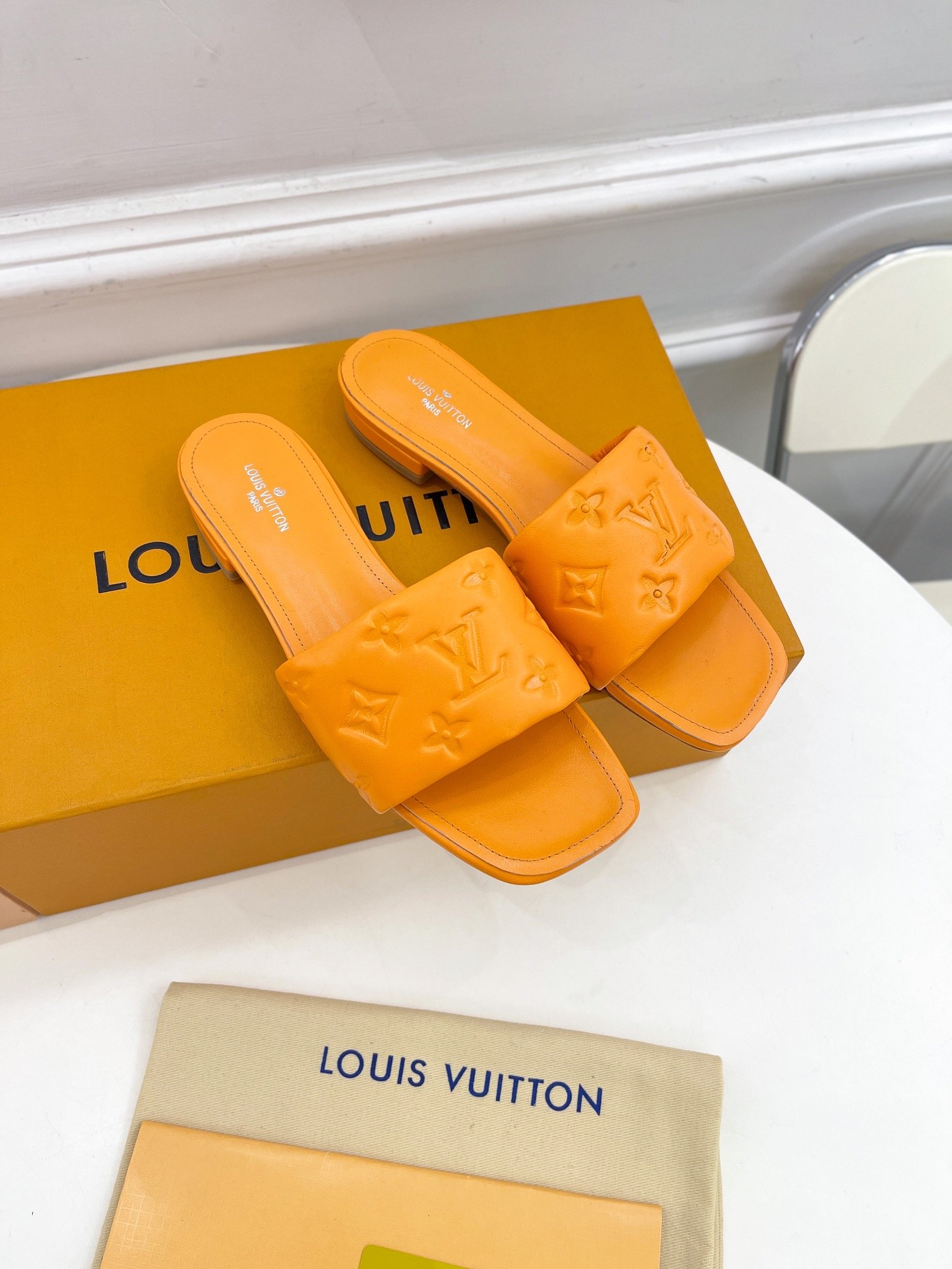 L0vis Vvtt0n Women’s Revival Flat Mule Orange For Women LV
