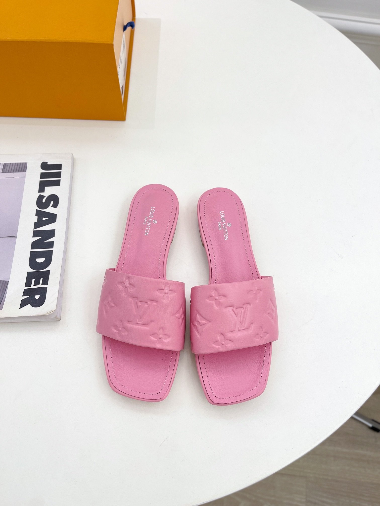 L0vis Vvtt0n Women’s Revival Flat Mule Light Pink For Women LV 1A9PA1